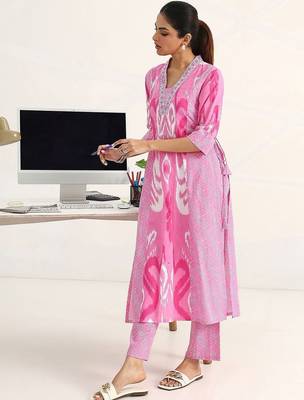 women ethnic motifs printed regular cotton blend kurta with trousers & with dupatta 6