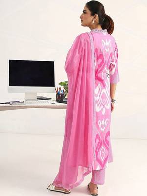 women ethnic motifs printed regular cotton blend kurta with trousers & with dupatta 7