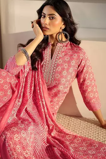 women ethnic motifs printed regular thread work kurta with trousers & with dupatta