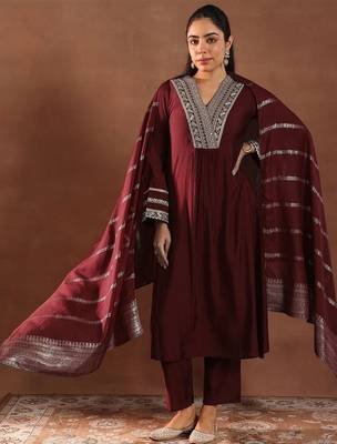 women ethnic motifs embroidered a-line kurta with trousers & dupatta 1