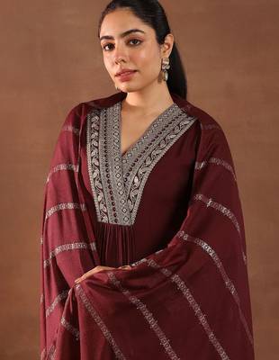 women ethnic motifs embroidered a-line kurta with trousers & dupatta 6