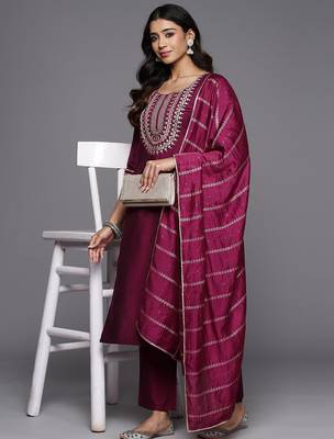 floral yoke design straight sequinned kurta with trousers & dupatta 7