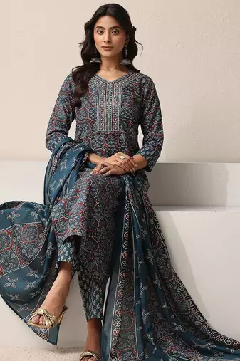 women ethnic motifs printed regular thread work kurta with trousers & with dupatta
