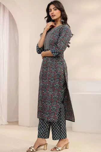 women ethnic motifs printed regular thread work kurta with trousers & with dupatta