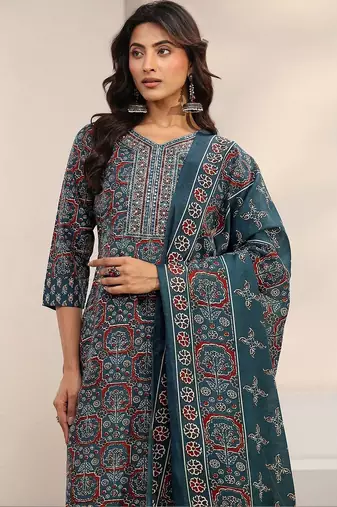 women ethnic motifs printed regular thread work kurta with trousers & with dupatta