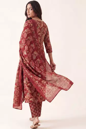women floral printed regular thread work kurta with trousers & with dupatta