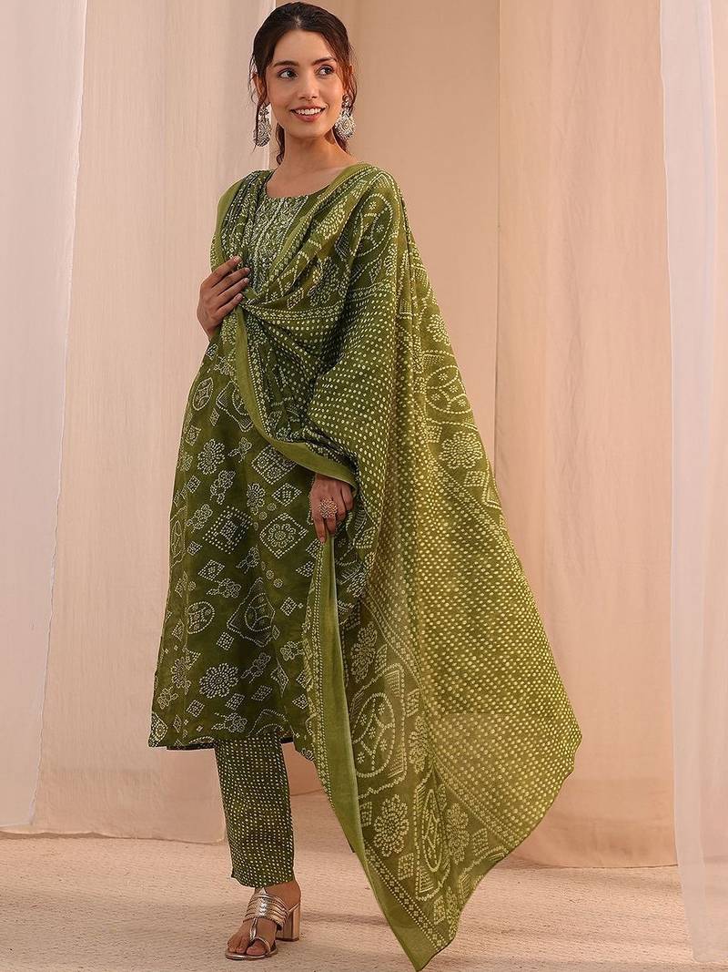 women ethnic motifs printed regular thread work kurta with trousers & with dupatta