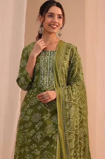 women ethnic motifs printed regular thread work kurta with trousers & with dupatta