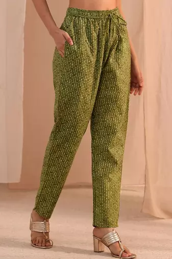 women ethnic motifs printed regular thread work kurta with trousers & with dupatta