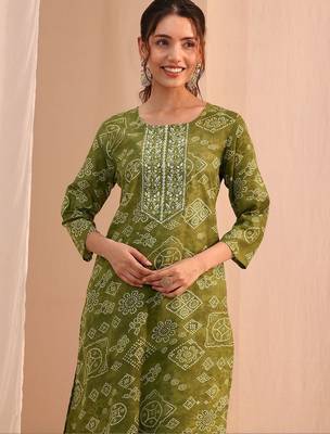women ethnic motifs printed regular thread work kurta with trousers & with dupatta 6