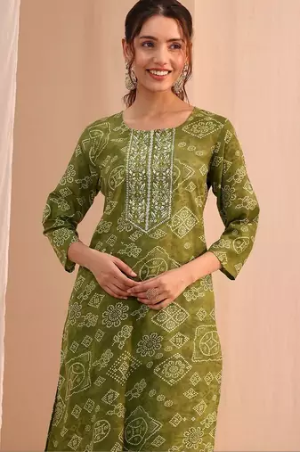 women ethnic motifs printed regular thread work kurta with trousers & with dupatta