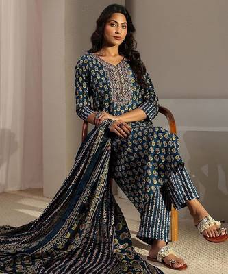 women ethnic motifs printed regular thread work kurta with trousers & with dupatta 1
