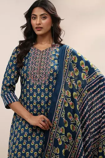 women ethnic motifs printed regular thread work kurta with trousers & with dupatta