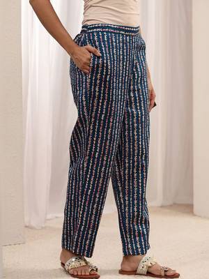 women ethnic motifs printed regular thread work kurta with trousers & with dupatta 5
