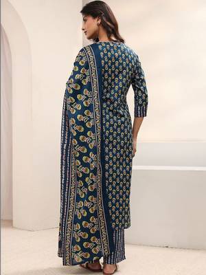 women ethnic motifs printed regular thread work kurta with trousers & with dupatta 6