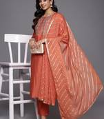 women floral embroidered kurta with trousers & with dupatta kurta sets