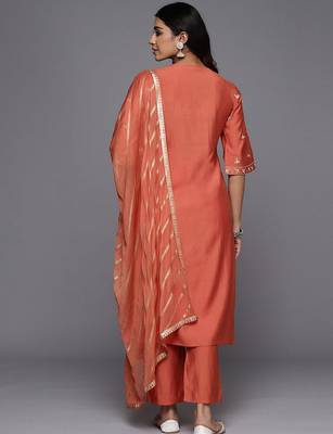 women floral embroidered kurta with trousers & with dupatta kurta sets 7