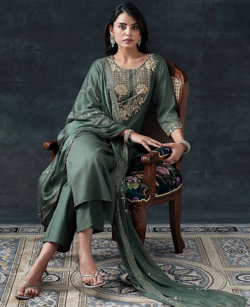 floral embroidered thread work straight kurta with trousers & dupatta