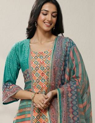 women ethnic motifs printed regular mirror work kurta with trousers & with dupatta 5