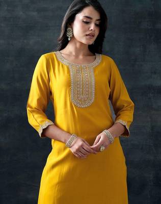 women floral yoke design sequinned kurta with trousers & with dupatta 4