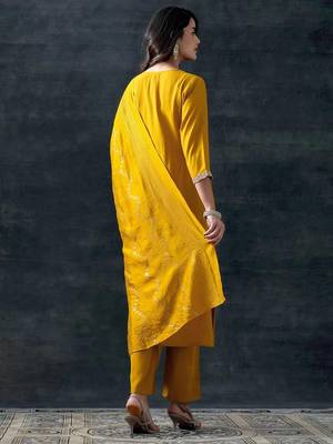 women floral yoke design sequinned kurta with trousers & with dupatta 5