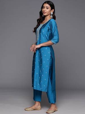 floral embroidered zari regular kurta with trousers dupatta 6