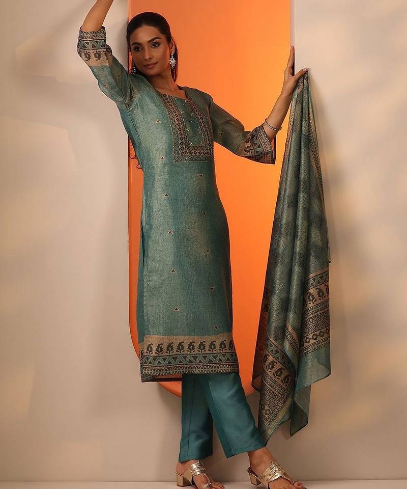 women ethnic motifs regular thread work kurta with trousers & with dupatta