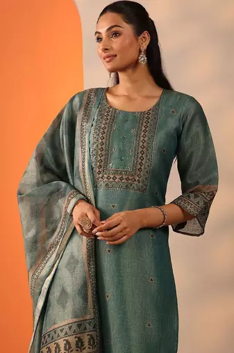 women ethnic motifs regular thread work kurta with trousers & with dupatta