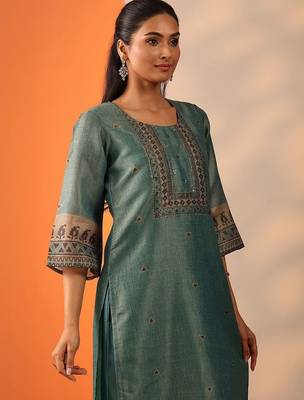 women ethnic motifs regular thread work kurta with trousers & with dupatta 6