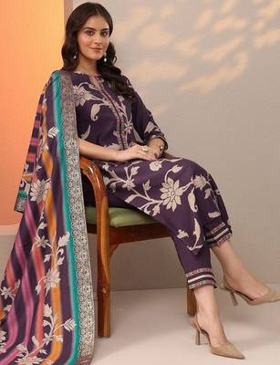 women floral printed regular thread work kurta with trousers & with dupatta 1