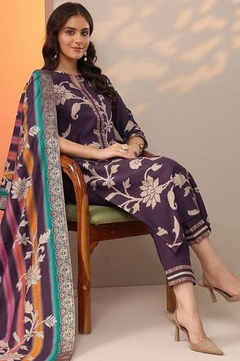 women floral printed regular thread work kurta with trousers & with dupatta