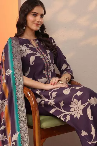 women floral printed regular thread work kurta with trousers & with dupatta