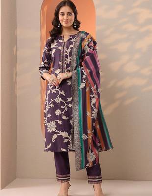 women floral printed regular thread work kurta with trousers & with dupatta 7