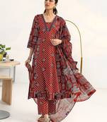 women ethnic motifs printed regular cotton blend kurta with trousers & with dupatta