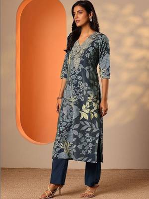 women floral printed regular thread work kurta with trousers & with dupatta 7