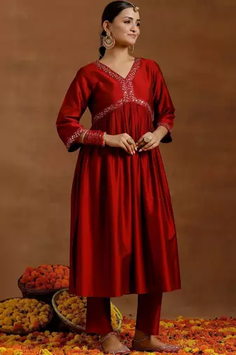women ethnic motifs embroidered empire mirror work kurta with trousers & with dupatta
