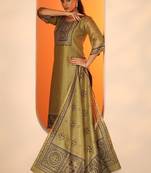 women embroidered regular thread work kurta with trousers & with dupatta