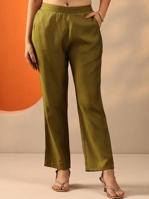 women embroidered regular thread work kurta with trousers & with dupatta 6