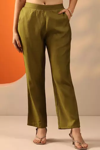 women embroidered regular thread work kurta with trousers & with dupatta