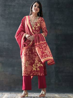 floral printed v-neck straight kurta with trousers & dupatta 6
