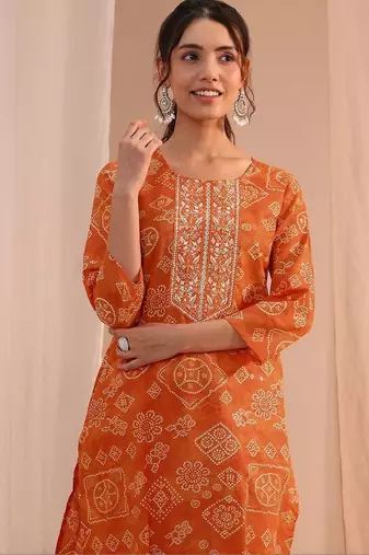 women ethnic motifs printed regular thread work kurta with trousers & with dupatta