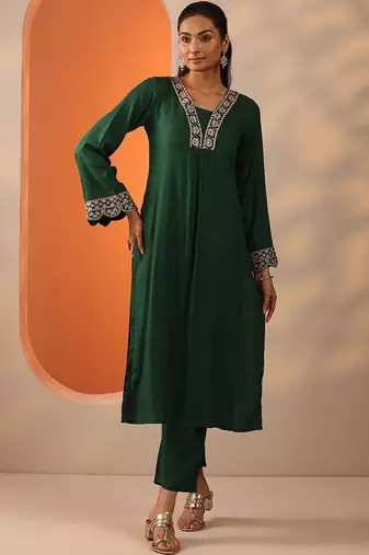 women ethnic motifs embroidered regular thread work kurta with trousers