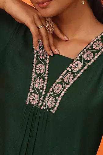 women ethnic motifs embroidered regular thread work kurta with trousers