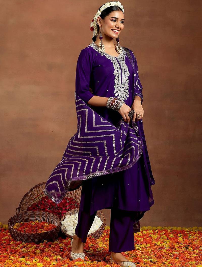 floral embroidered kurta with trouser & dupatta