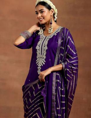 floral embroidered kurta with trouser & dupatta 2