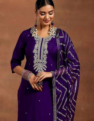 floral embroidered kurta with trouser & dupatta 6