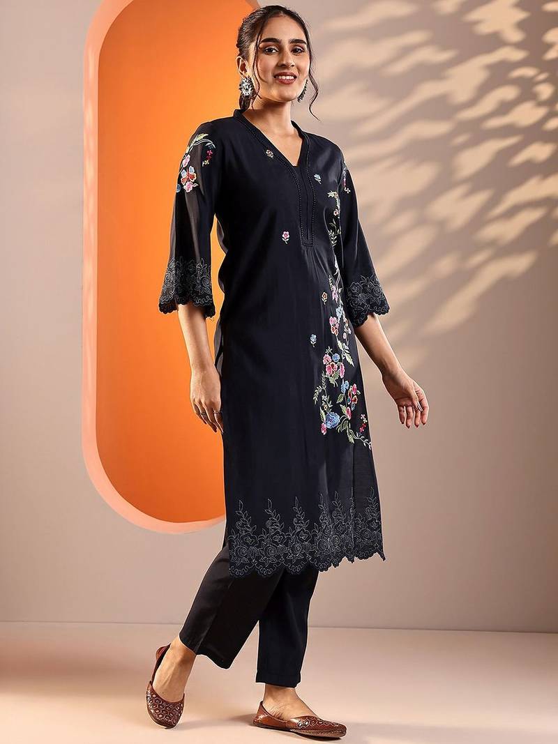 women floral embroidered kurta with trouser