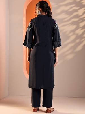 women floral embroidered kurta with trouser 5