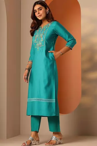 women ethnic motifs embroidered regular thread work kurta with trousers