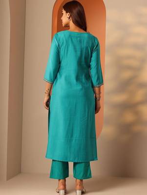 women ethnic motifs embroidered regular thread work kurta with trousers 6